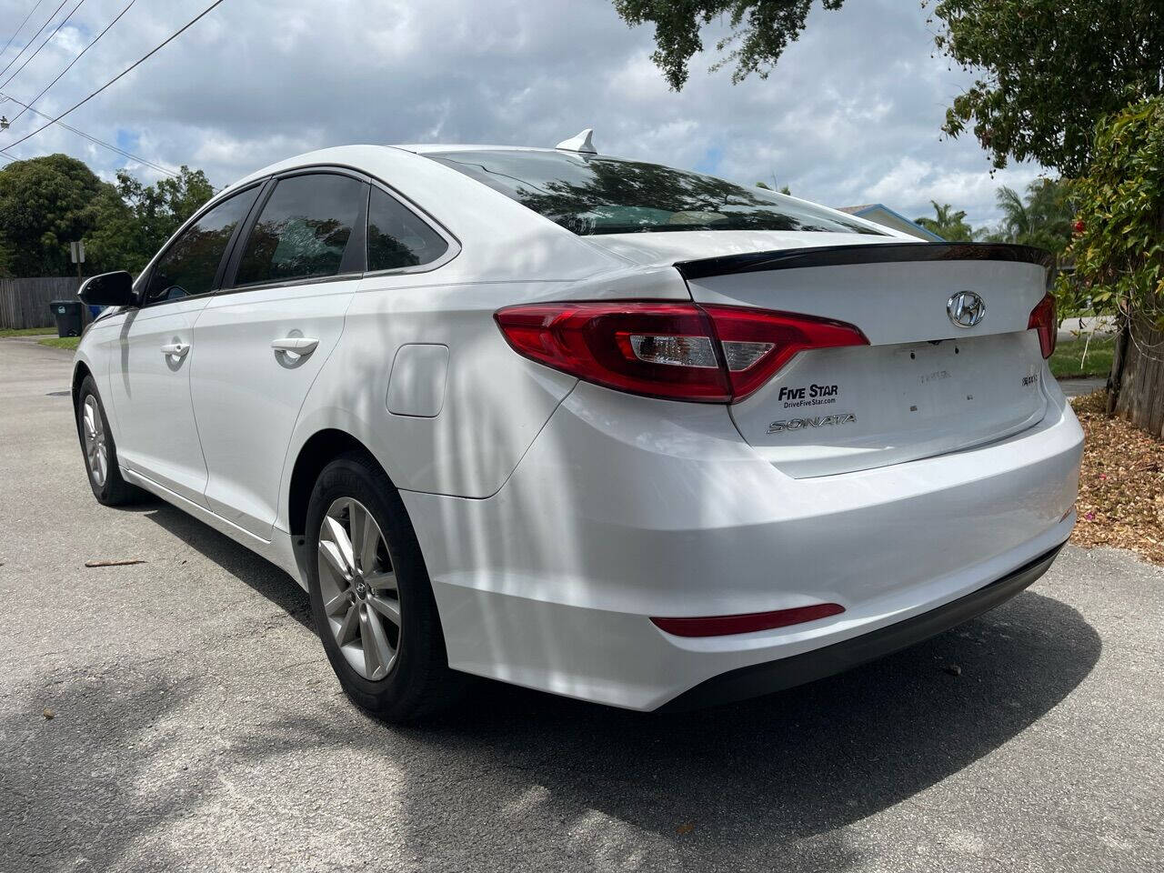 2016 HYUNDAI Sonata Sedan - $10,800