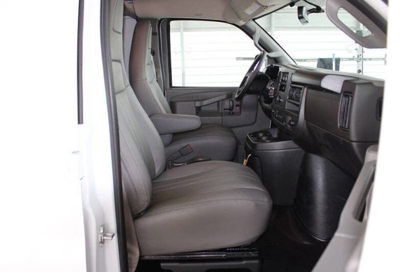 2025 Chevrolet Express 2500