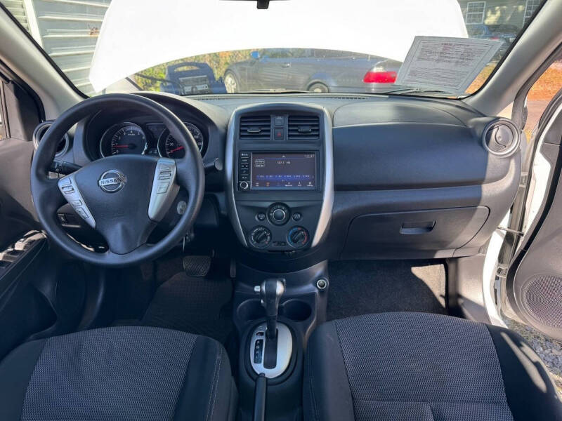 2019 Nissan Versa SV