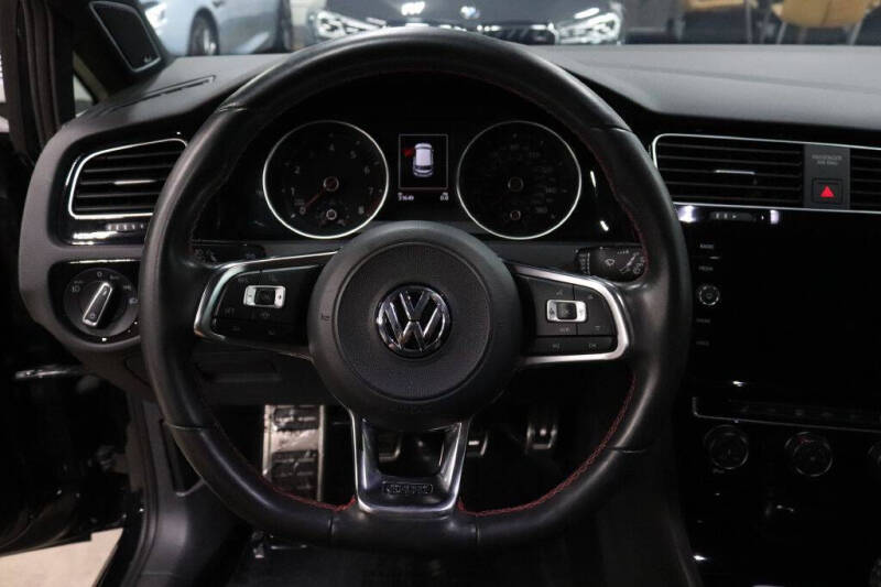 2019 Volkswagen Golf GTI S