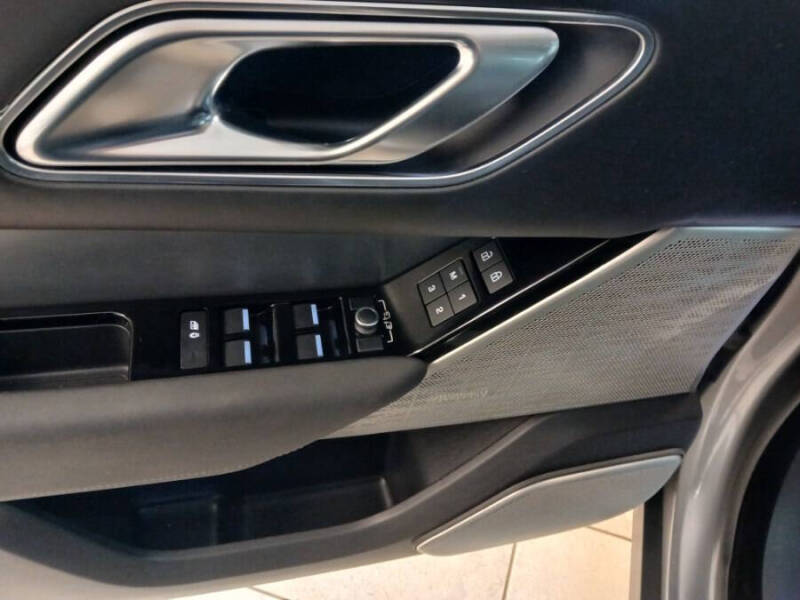 2022 Land Rover Range Rover Velar P250 R-Dynamic S