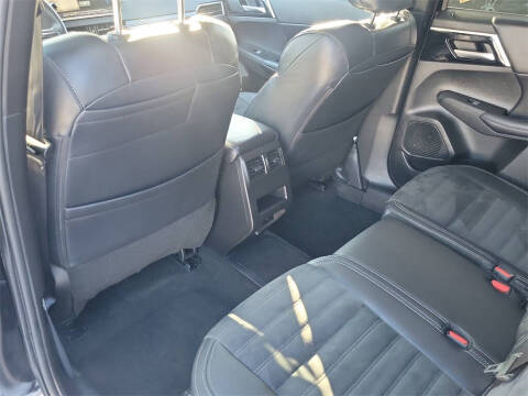 2024 Mitsubishi Outlander PHEV SE