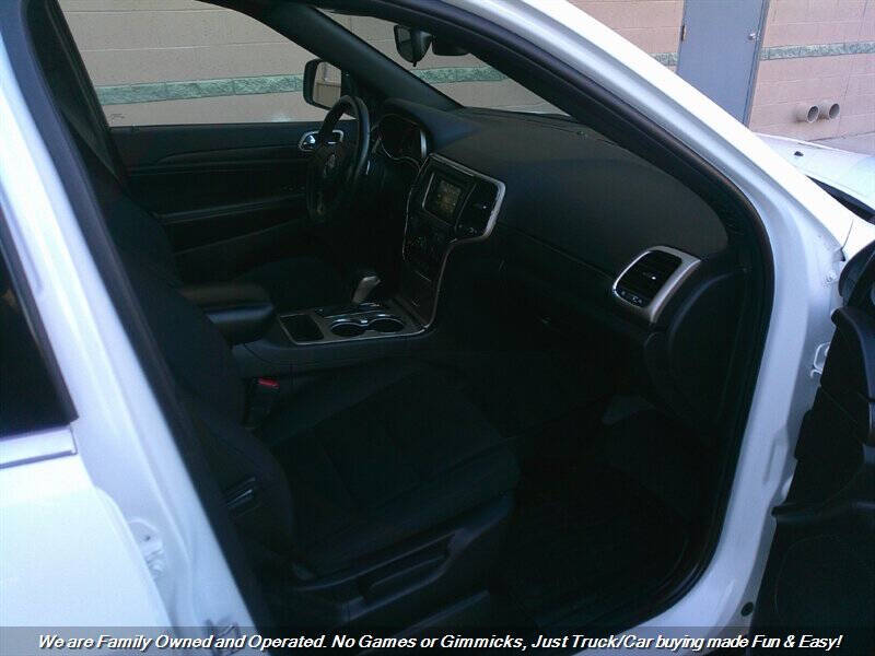 2017 Jeep Grand Cherokee Laredo