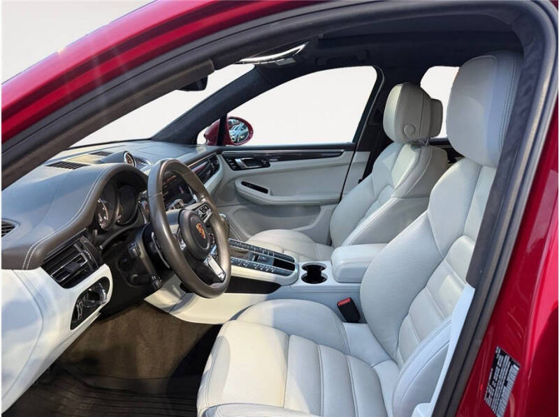 2020 Porsche Macan Turbo