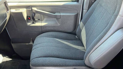 2023 GMC Savana 2500