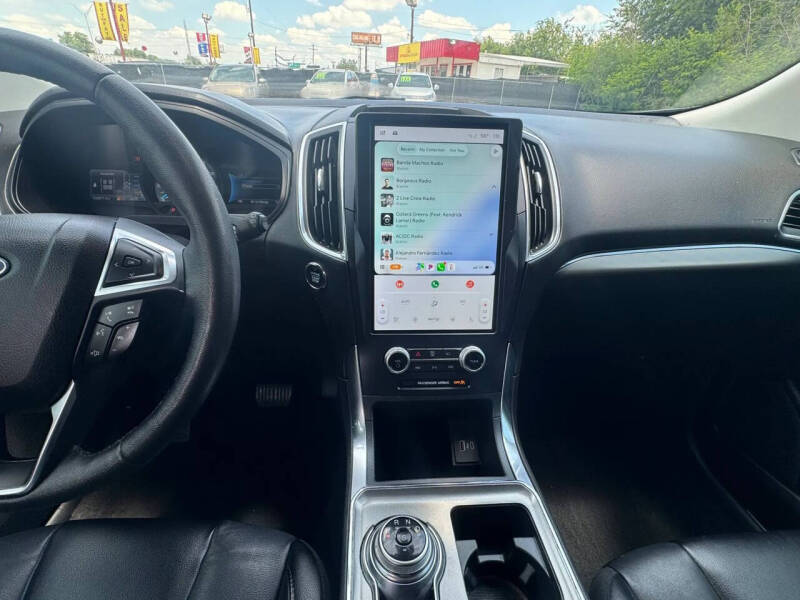 2022 Ford Edge Titanium