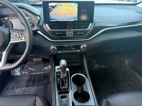 2025 Nissan Altima 2.5 SR