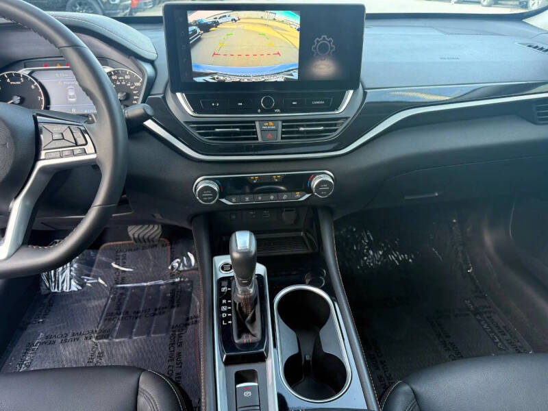 2025 Nissan Altima 2.5 SR