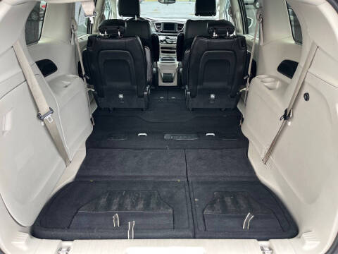 2020 Chrysler Pacifica Touring L