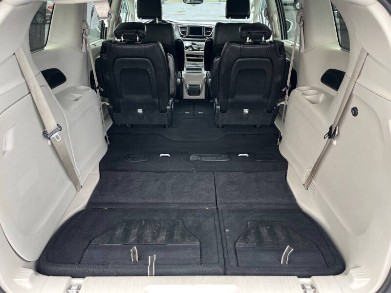 2020 Chrysler Pacifica Touring L