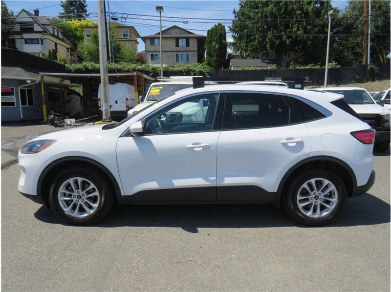 2020 Ford Escape SE