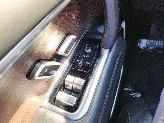 2023 Land Rover Range Rover P530 SE LWB