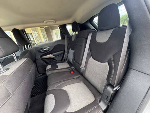 2017 Jeep Cherokee Sport Altitude