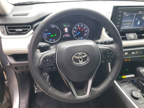 2022 Toyota RAV4 Hybrid XLE Premium