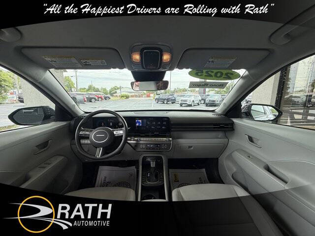 Gray 2025 Hyundai KONA SEL SEL 4dr Crossover 19