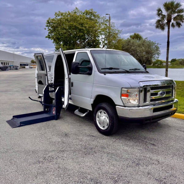 2011 Ford E-350