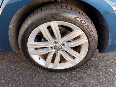 2018 Volkswagen Passat 2.0T SEL Premium