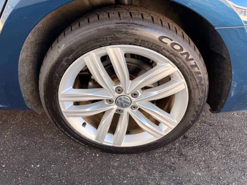 2018 Volkswagen Passat 2.0T SEL Premium