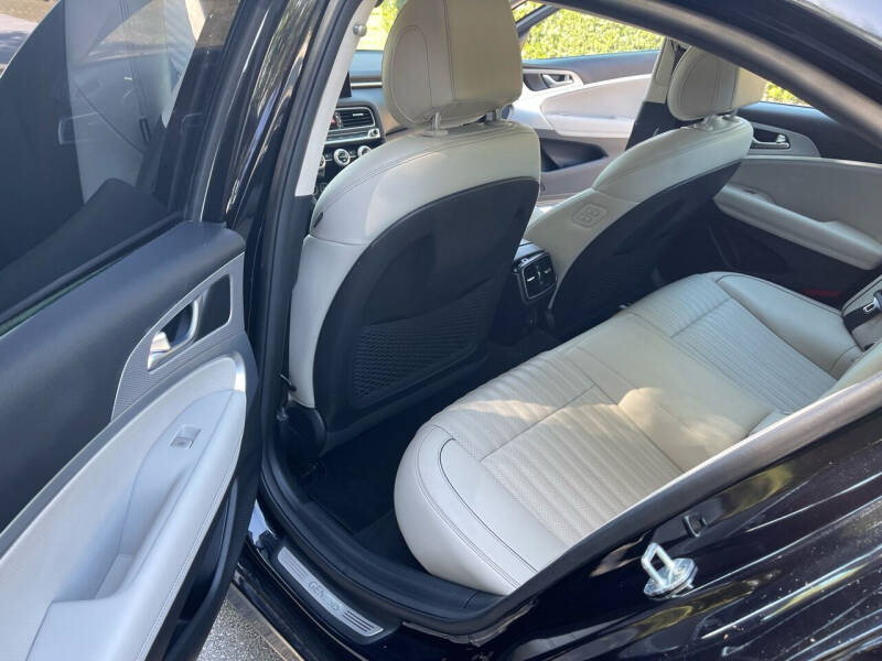 2022 Genesis G70 2.0T