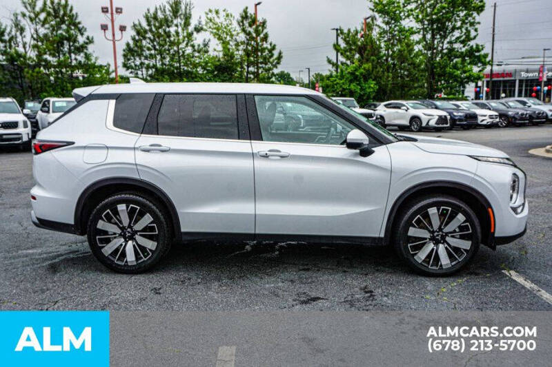 2025 Mitsubishi Outlander SE