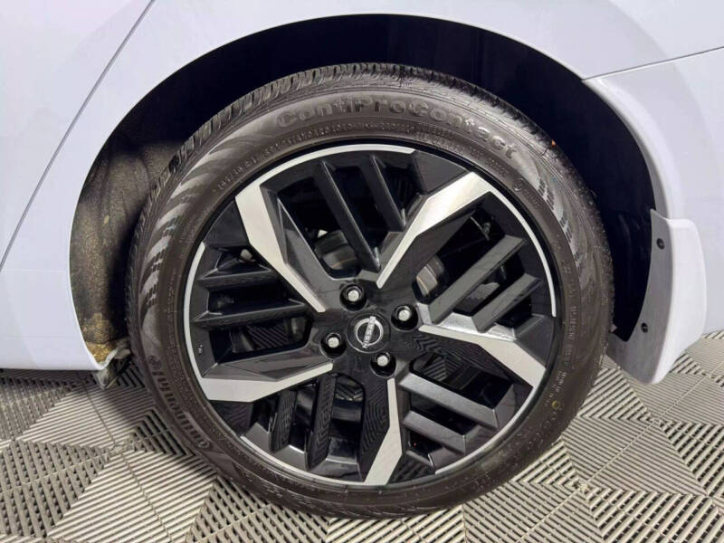 2025 Nissan Versa SR