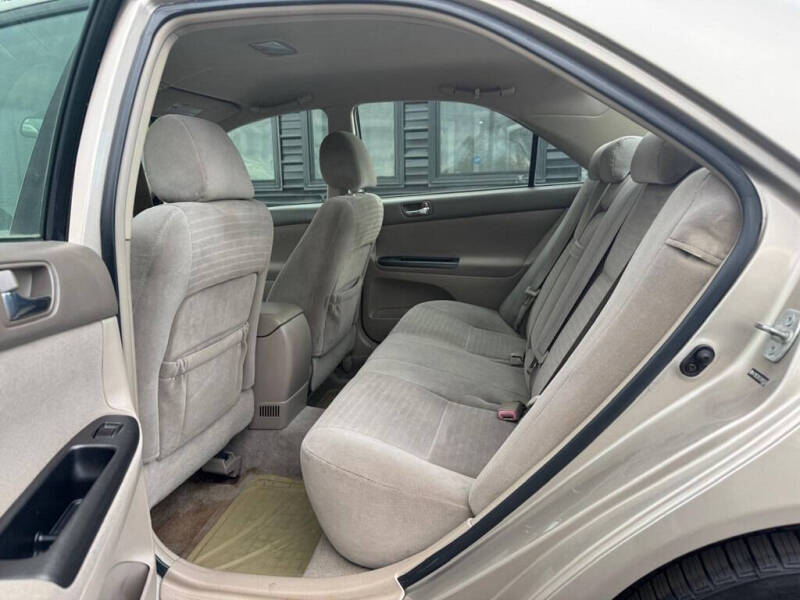 2005 Toyota Camry LE