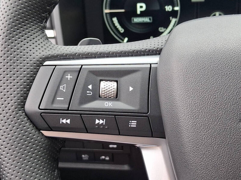 2025 Mitsubishi Outlander PHEV SE