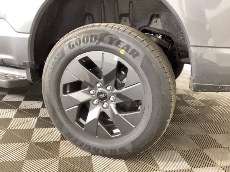 2025 Ford F-150 Lightning Lariat