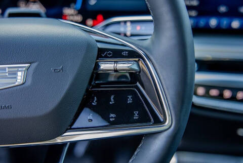 2024 Cadillac LYRIQ Luxury 2