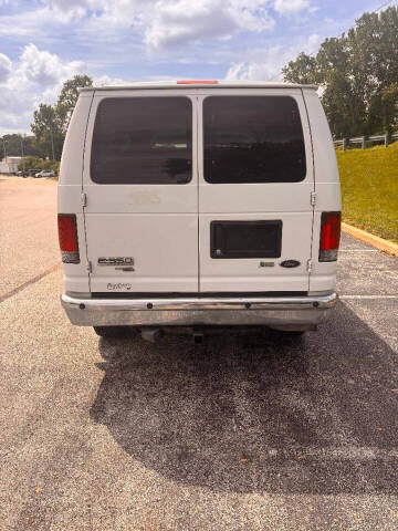 2010 Ford E-Series E-350 SD XLT