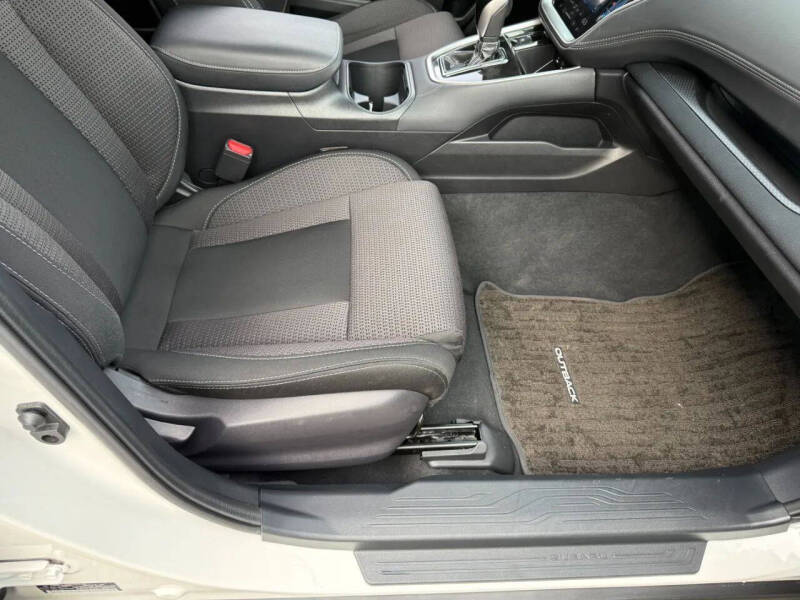 2022 Subaru Outback Premium