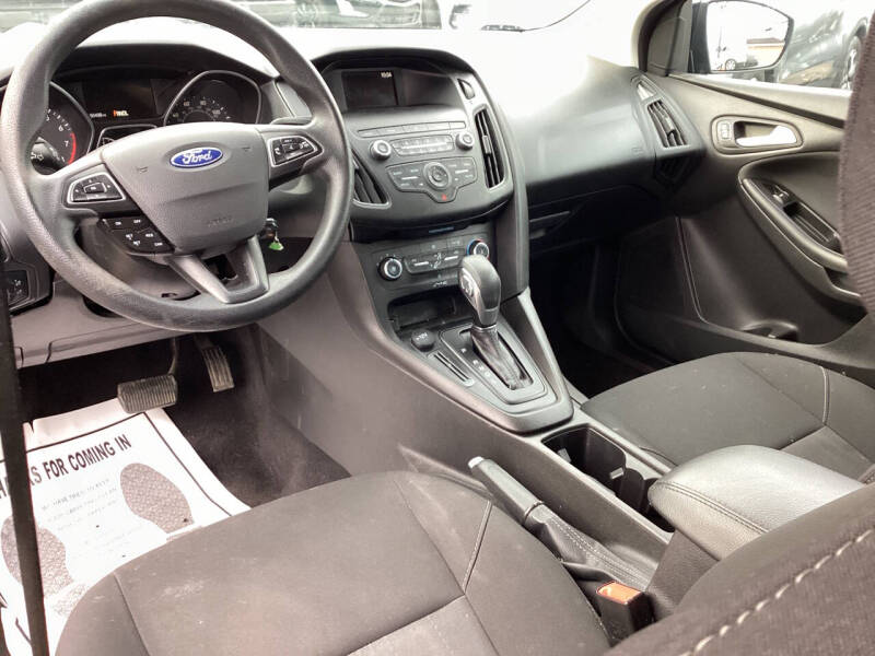 2018 Ford Focus SE photo 12