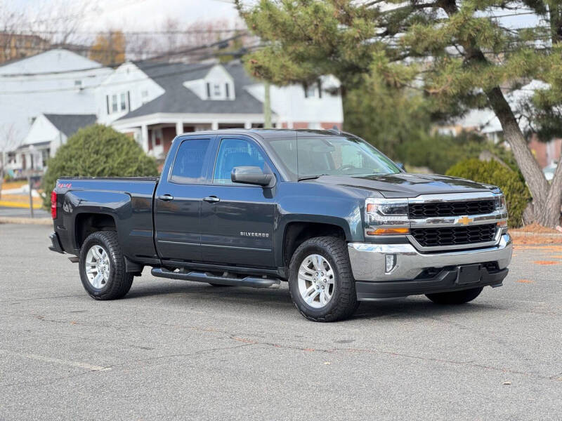 2019 Chevrolet Silverado 1500 LD LT photo 3