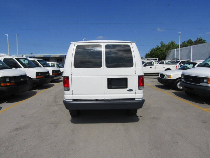 2005 Ford Econoline Van Commercial photo 6