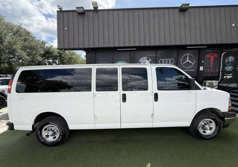2017 Chevrolet Express LT 3500