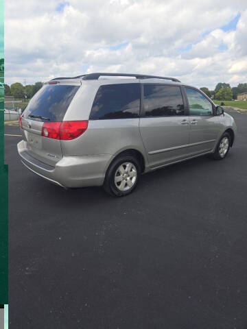 2009 Toyota Sienna LE 7-Passenger