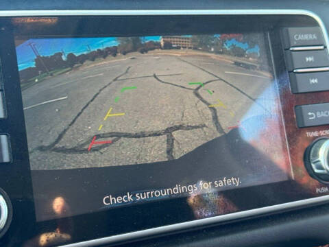 2021 Nissan Versa SR