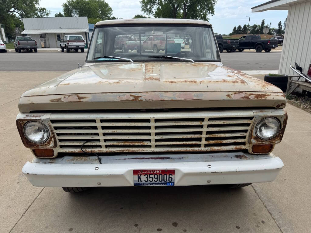 1967 Ford F-100 3