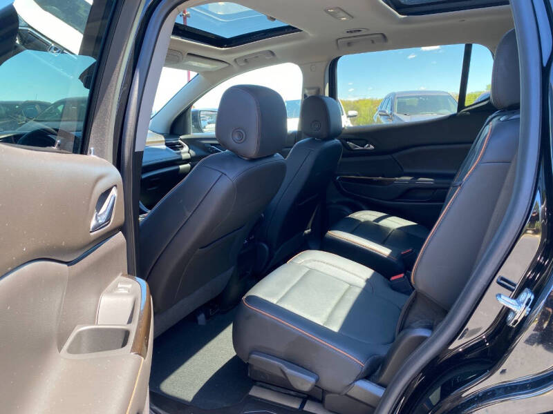 2023 GMC Acadia AT4