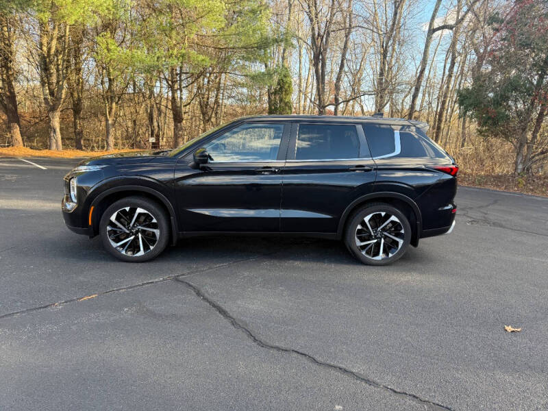 2023 Mitsubishi Outlander SE