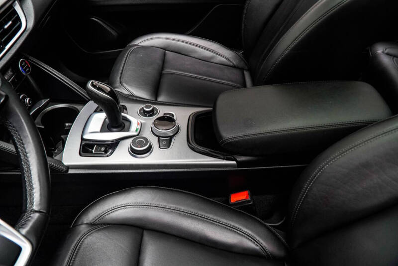 2024 Alfa Romeo Stelvio Ti