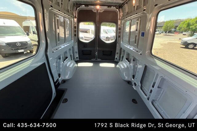 2025 Mercedes-Benz Sprinter