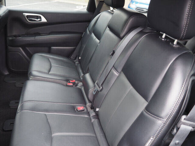 2020 Nissan Pathfinder SL