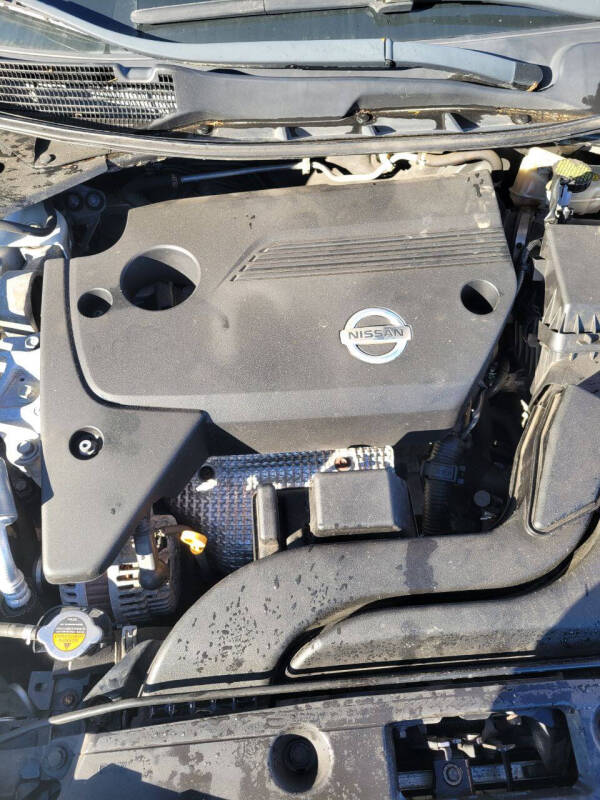 2014 Nissan Altima SL photo 23