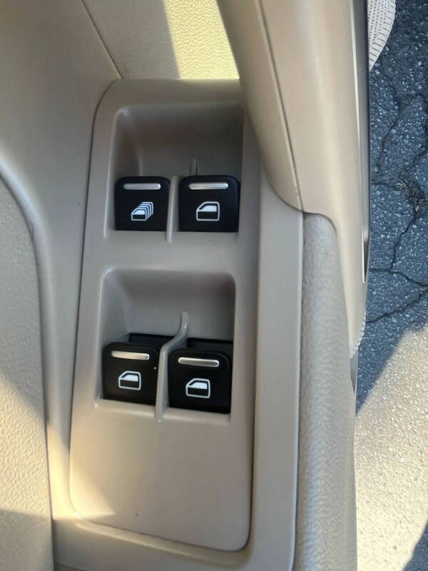 2013 Volkswagen Beetle Convertible