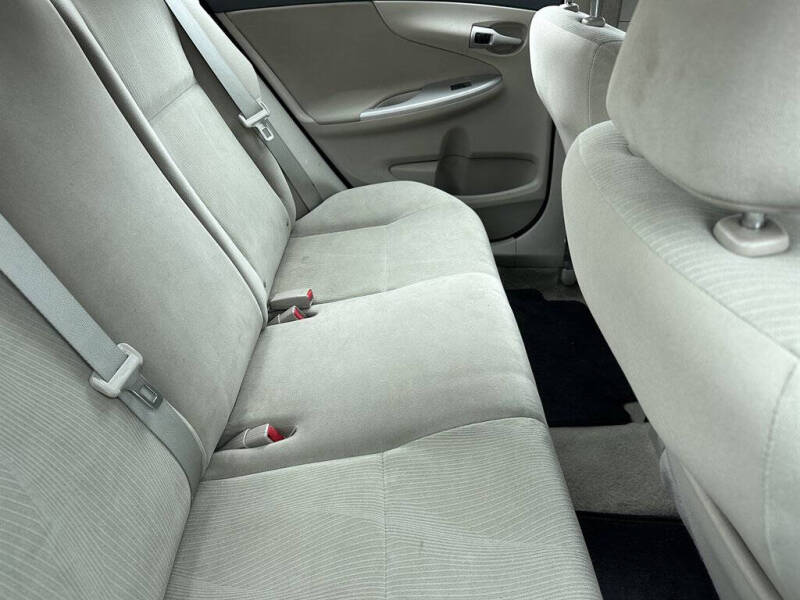 2012 Toyota Corolla LE