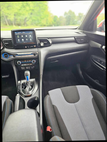 2019 Hyundai Veloster