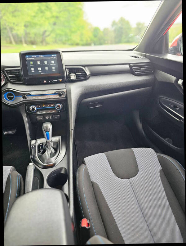 2019 Hyundai Veloster
