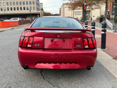 2004 Ford Mustang GT Deluxe
