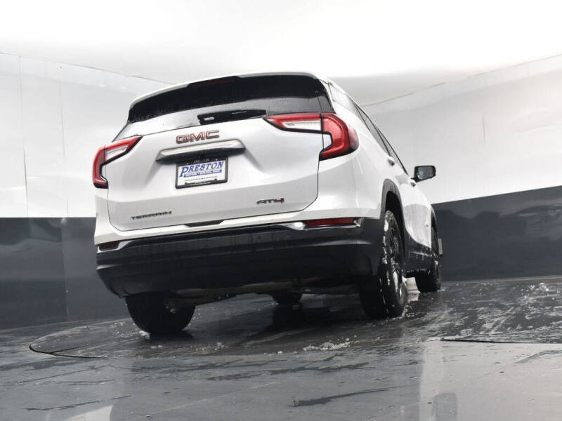 2023 GMC Terrain AT4